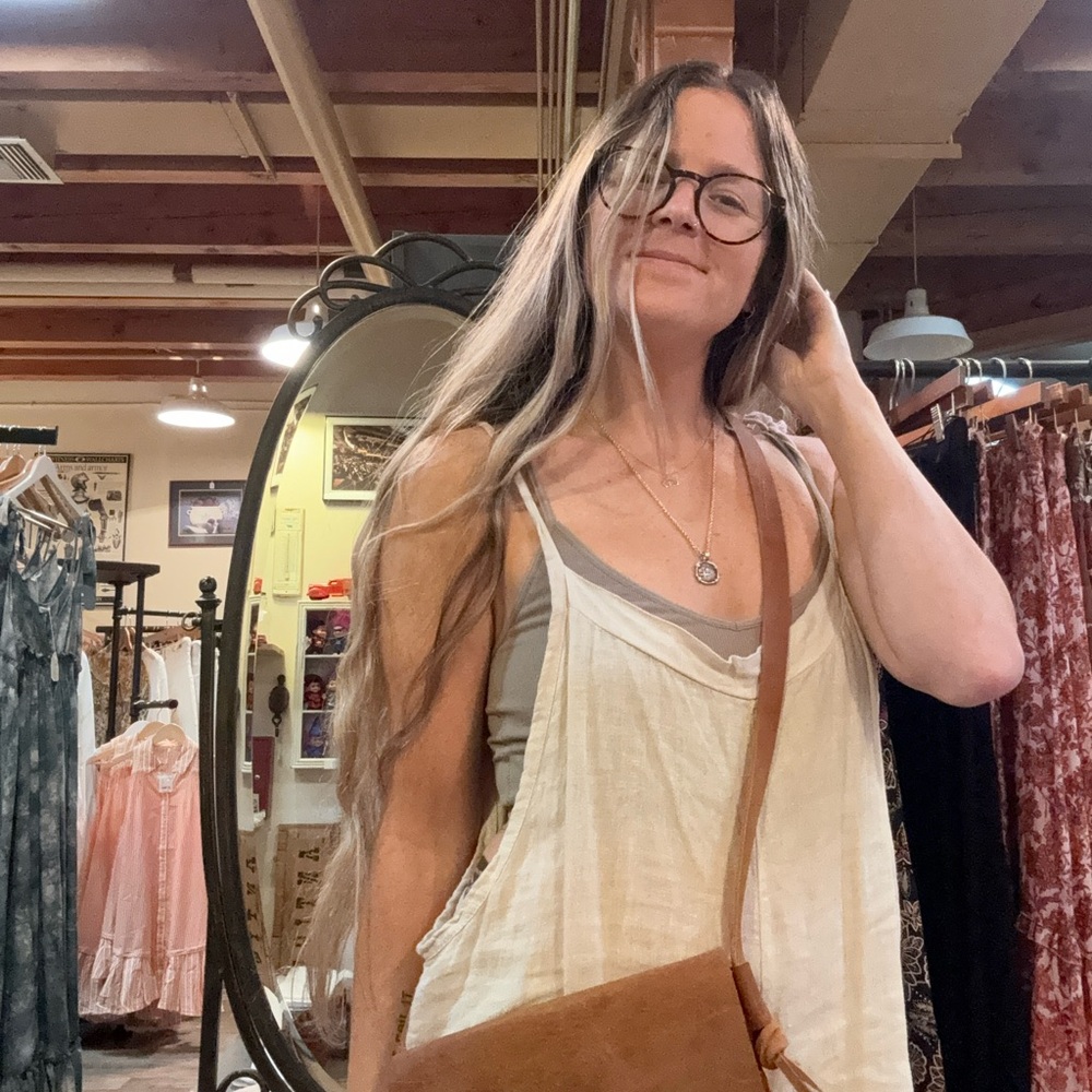 @threeonthetree IS LIVE 🌼 LIKE THIS LISTING TO BE NOTIFIED WHEN I GO LIVE - Picture 6 of 10